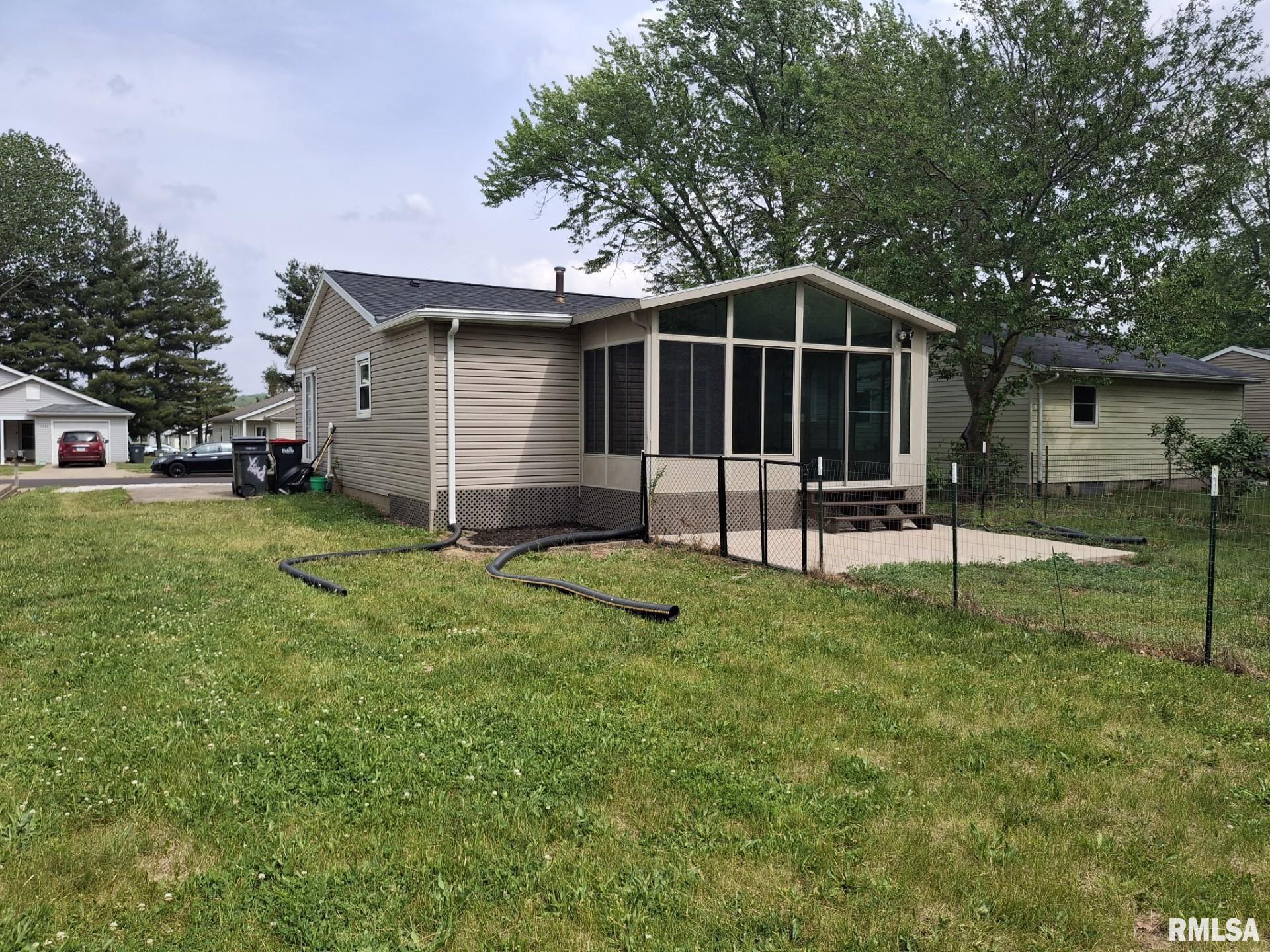 1907 Chicory Road, Pekin, Illinois image 3