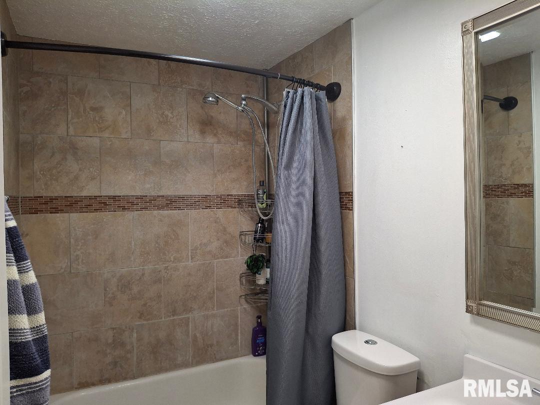 1907 Chicory Road, Pekin, Illinois image 28