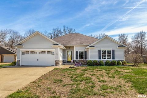 Homes For Sale - 206 Excalibur Drive<br/> Carterville, IL 62918