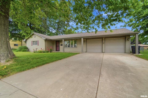 Homes For Sale - 7715 W Redwing Drive<br/> Peoria County, Peoria, IL 61604
