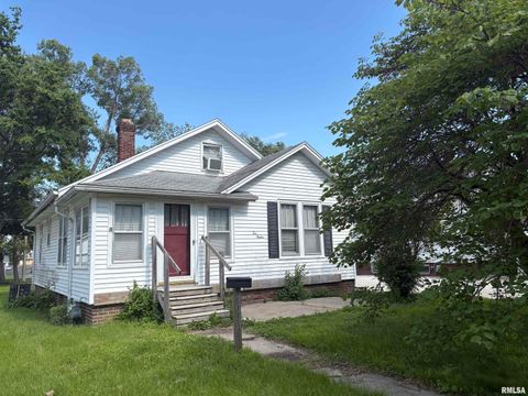 Homes For Sale - 1012 N Diamond Street<br/> Morgan County, Jacksonville, IL 62650