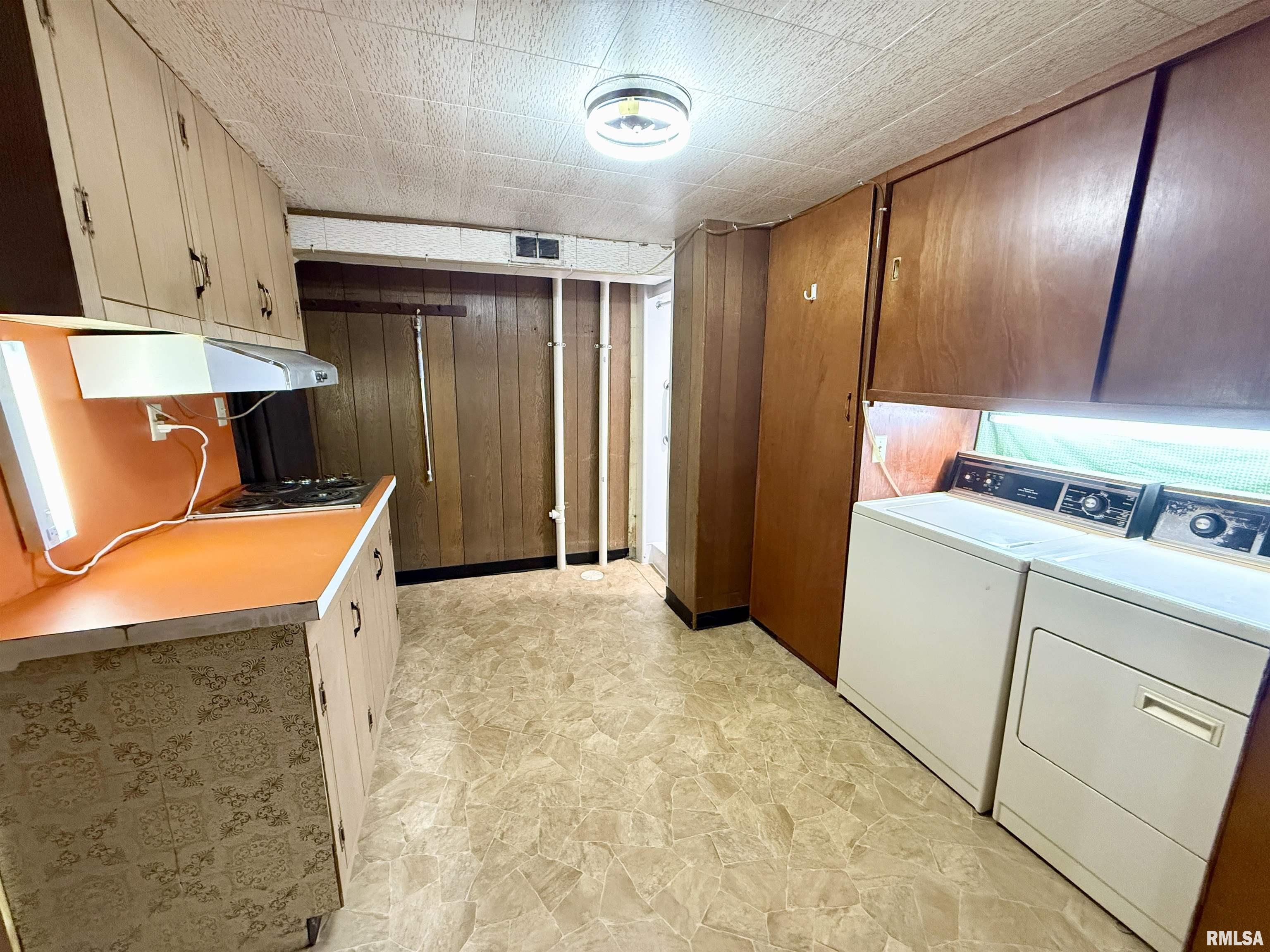 10 Blackhawk Hills Court, Rock Island, Illinois image 17