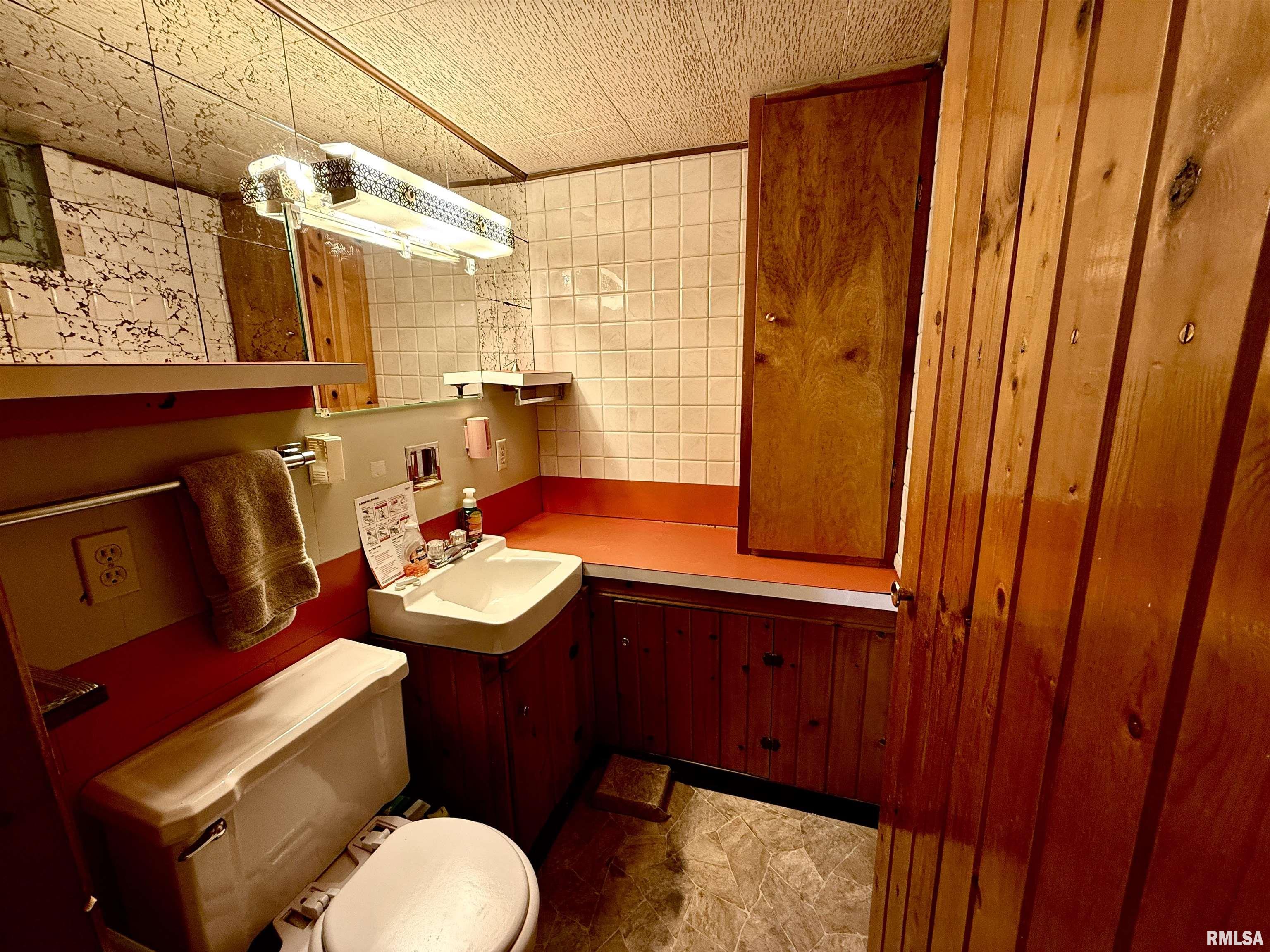 10 Blackhawk Hills Court, Rock Island, Illinois image 19