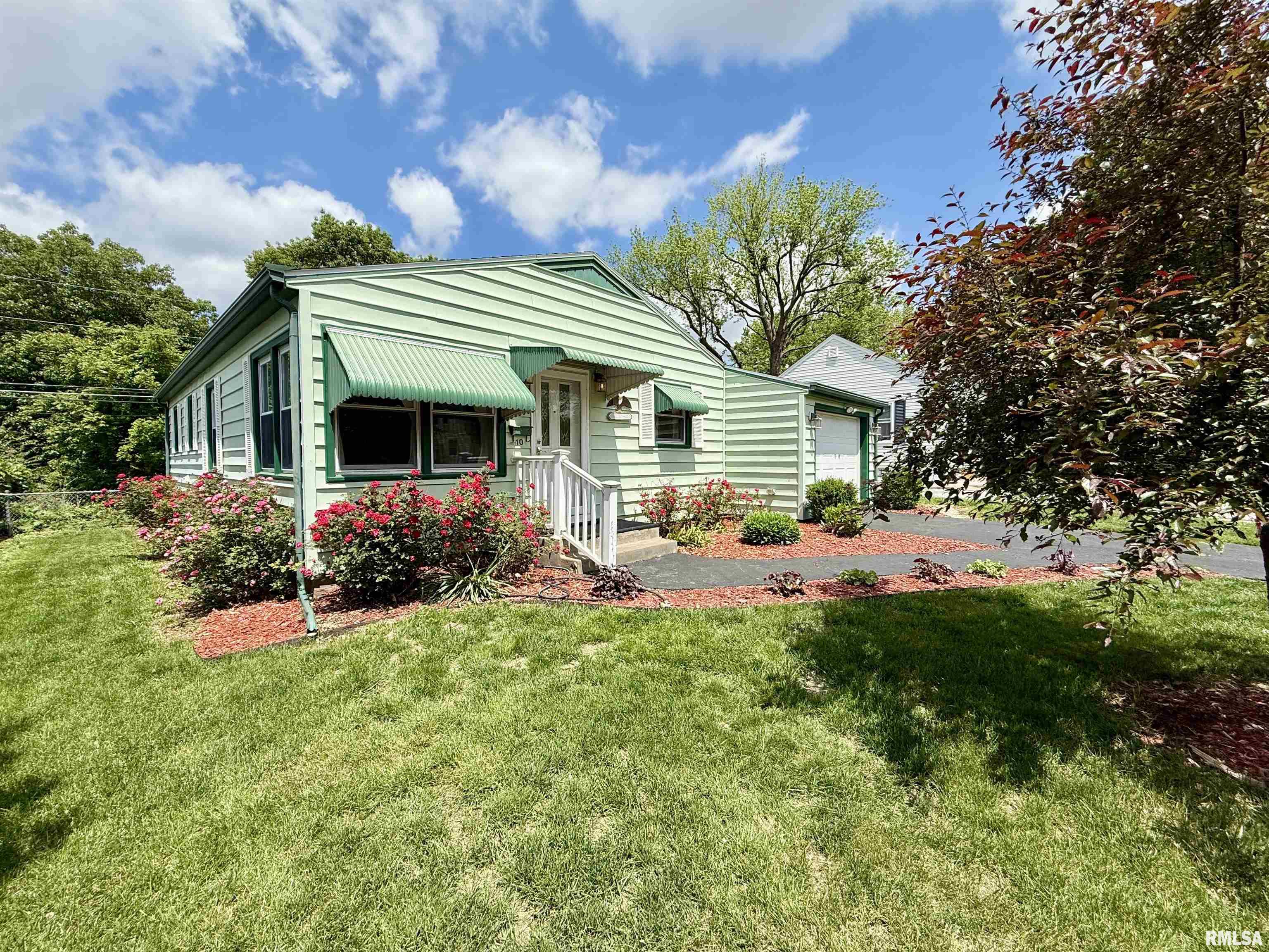 10 Blackhawk Hills Court, Rock Island, Illinois image 2