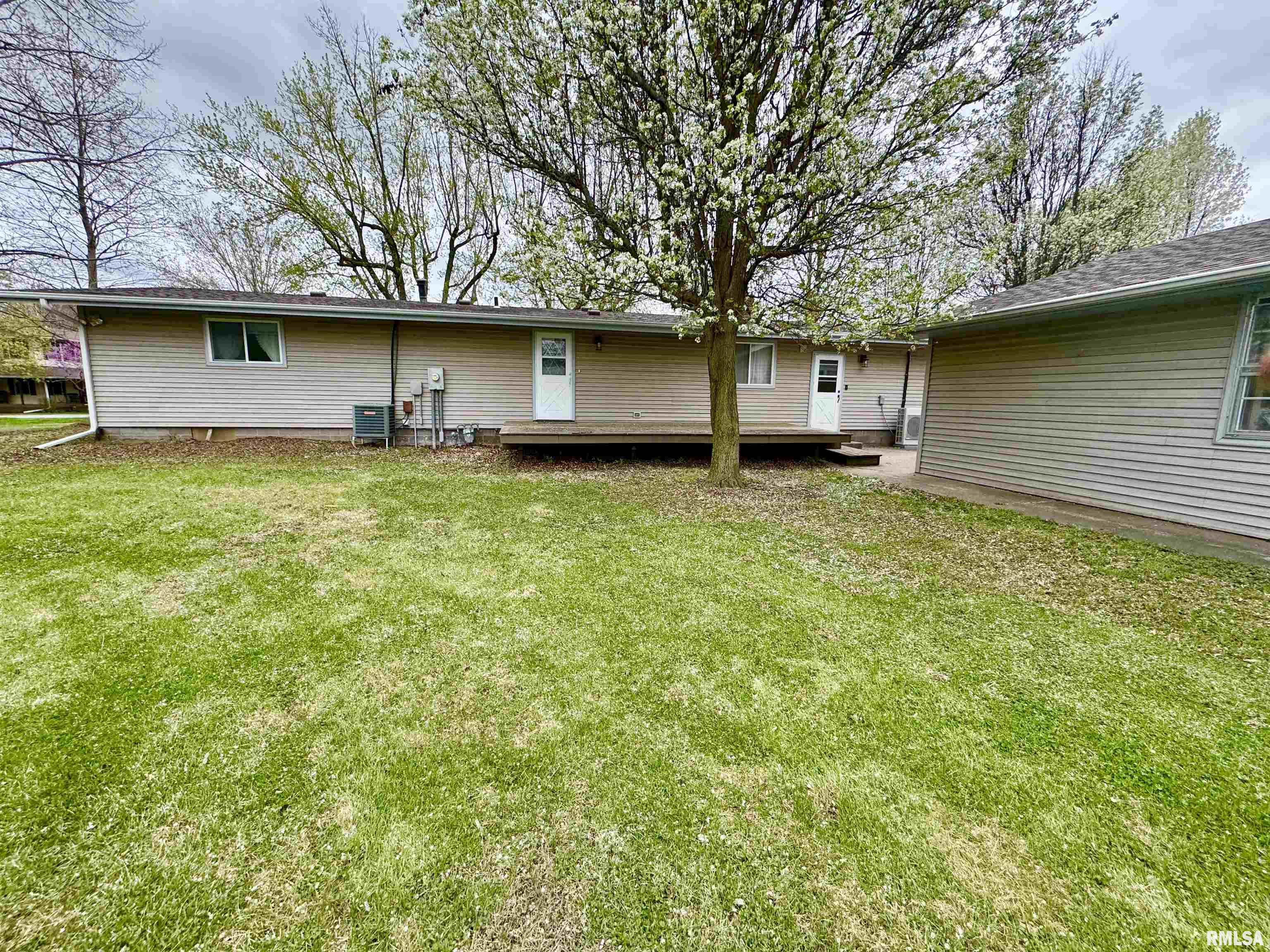 1401 12th Avenue, Viola, Illinois image 6
