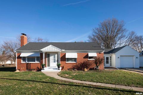 Homes For Sale - 111 E Ames Street<br/> Knox County, Yates City, IL 61572