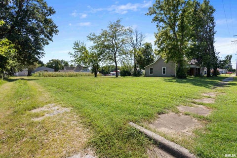 Vacant Land For Sale - 907 W White Street<br/> Marion, IL 62959