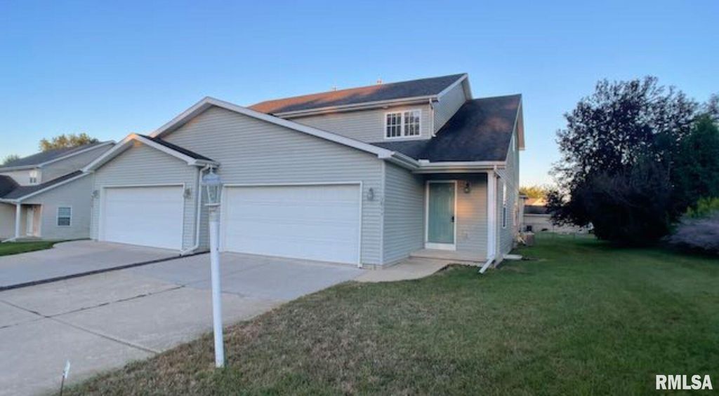 Photo of 1611 W GENEVA Road, Peoria, IL 61615 (MLS # PA1262086)