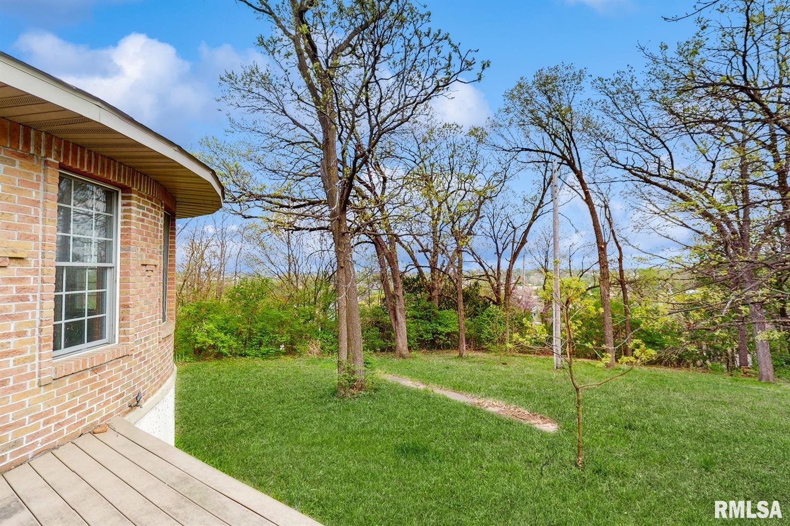 315 N 9th Street, Clinton, Iowa image 39