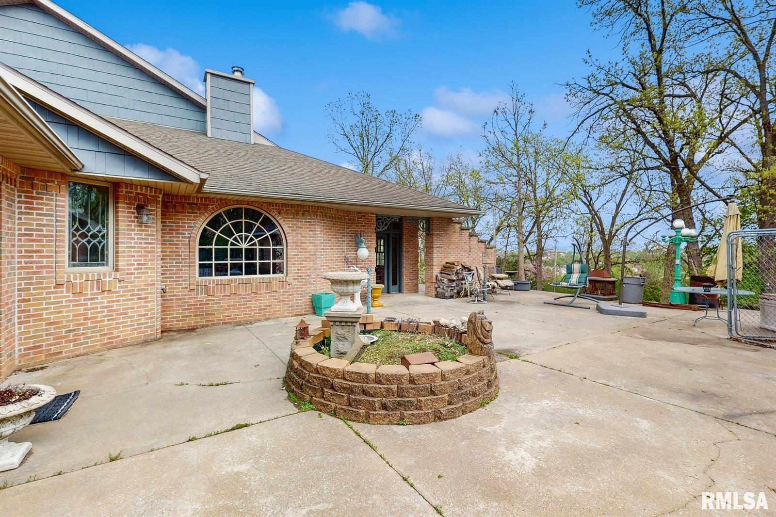 315 N 9th Street, Clinton, Iowa image 35