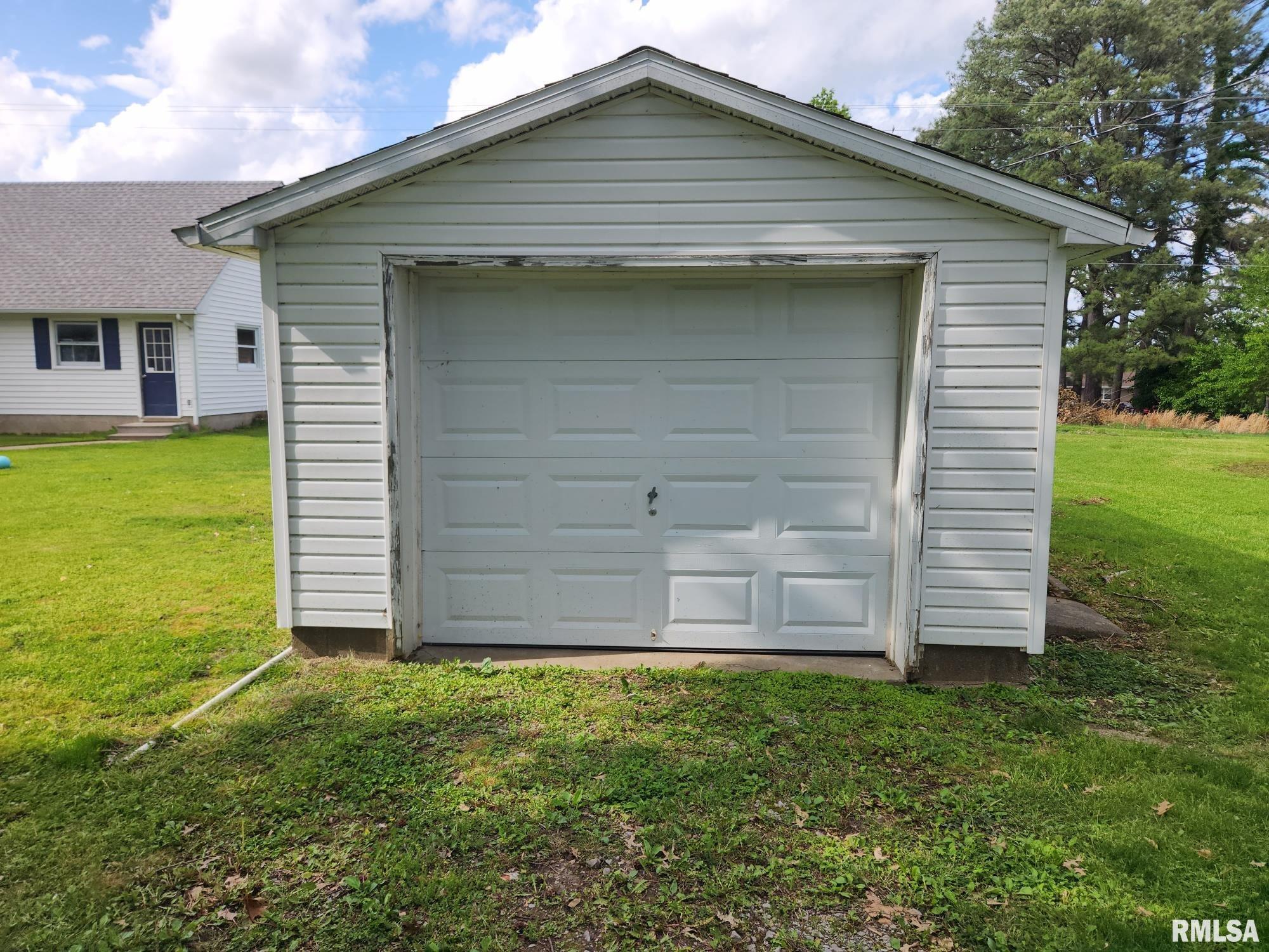 105 E Rea Street, Valier, Illinois image 28