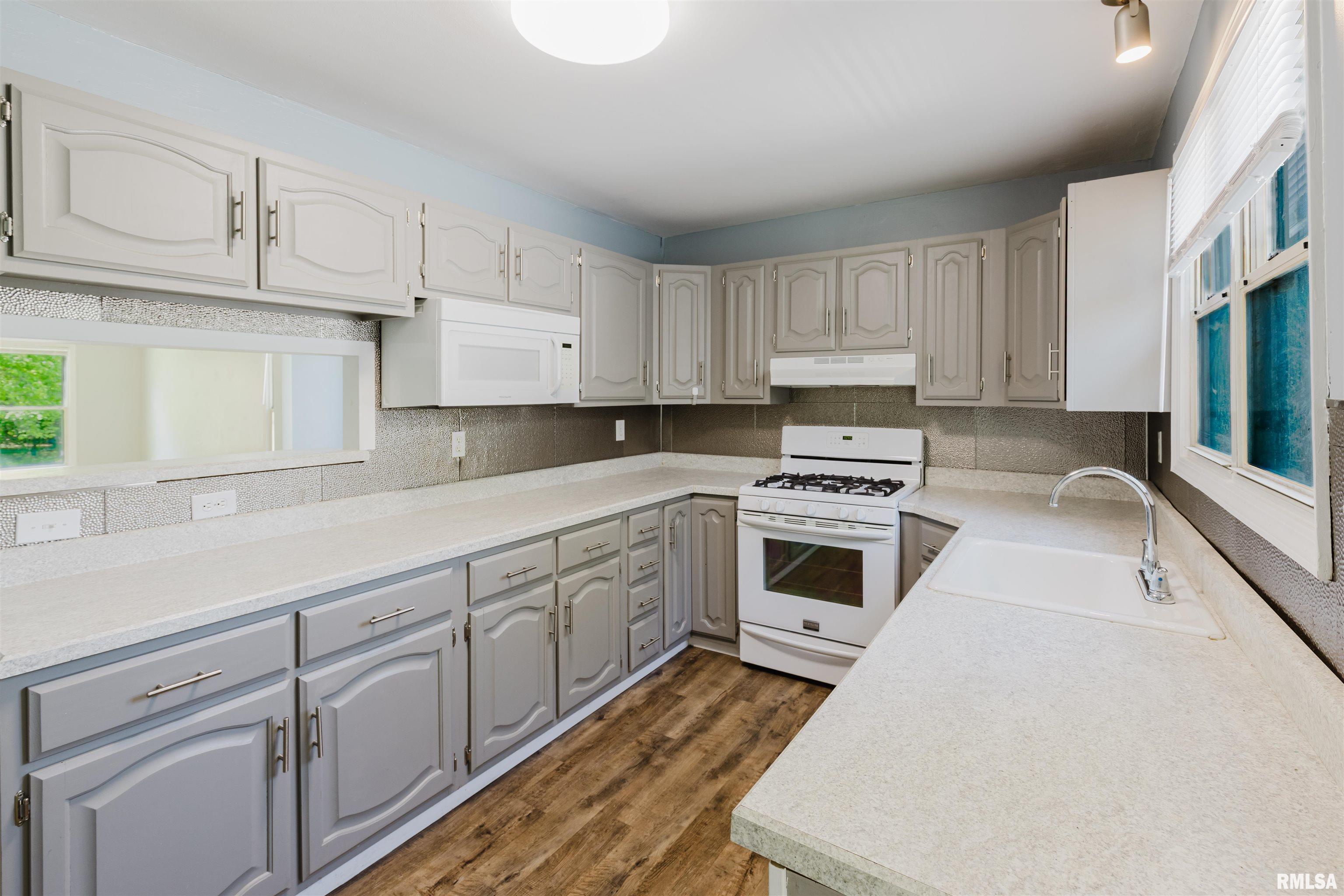602 Barr Street, Carterville, Illinois image 11
