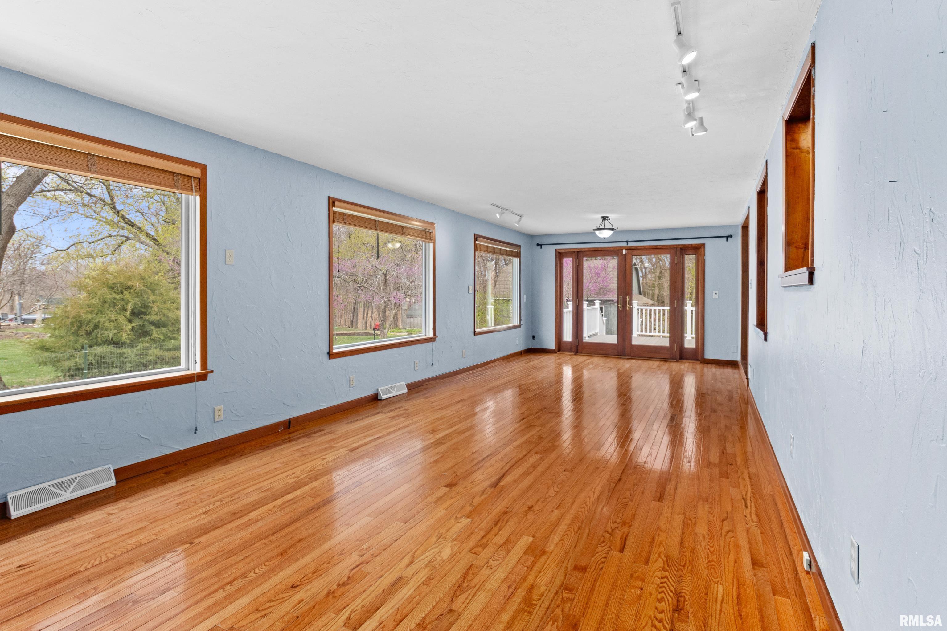 298 E Golden Maple Drive, East Peoria, Illinois image 22
