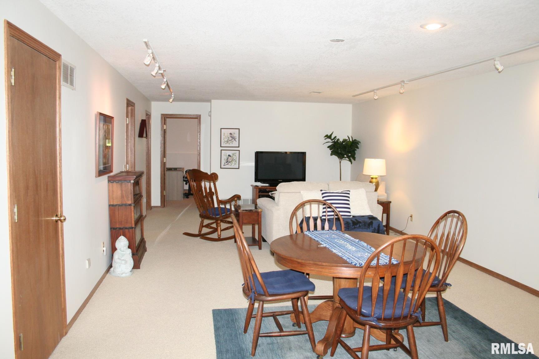 3996 Partridge Circle, Bettendorf, Iowa image 16