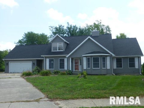 Homes For Sale - 4 Charleston Court<br/> Sangamon County, Chatham, IL 62629