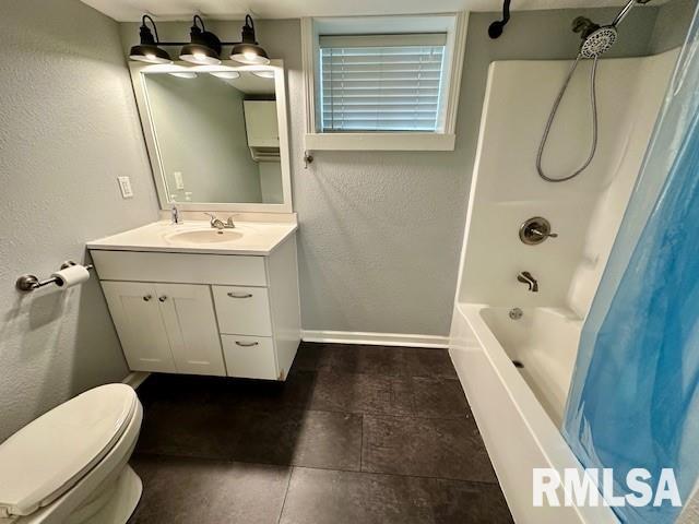 326 Fairway Avenue, Taylorville, Illinois image 13