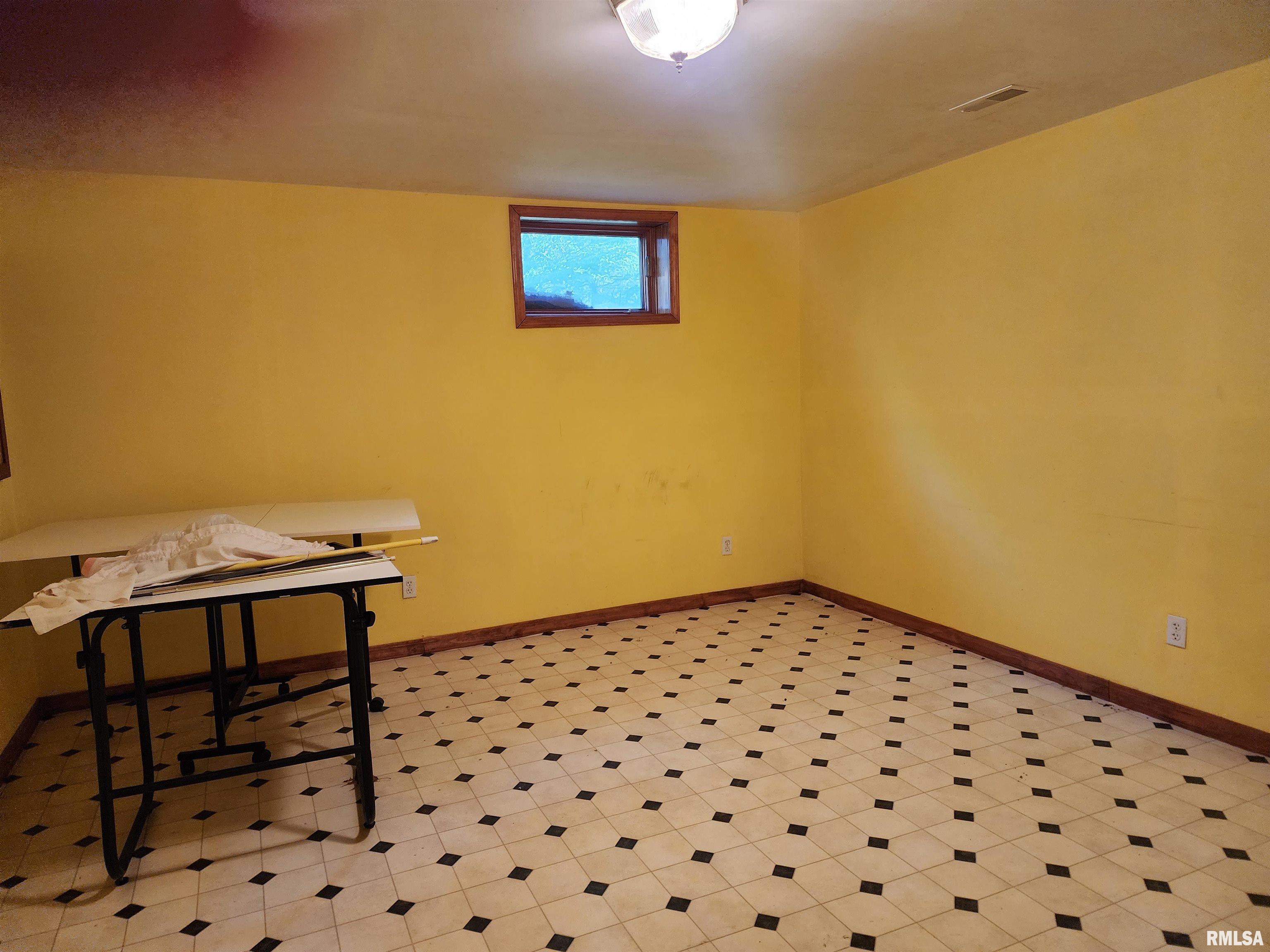 1110 Sally Holler Road, Harrisburg, Illinois image 18