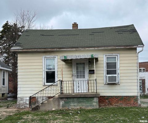 Homes For Sale - 211 S Hamilton Street<br/> Logan County, Lincoln, IL 62656