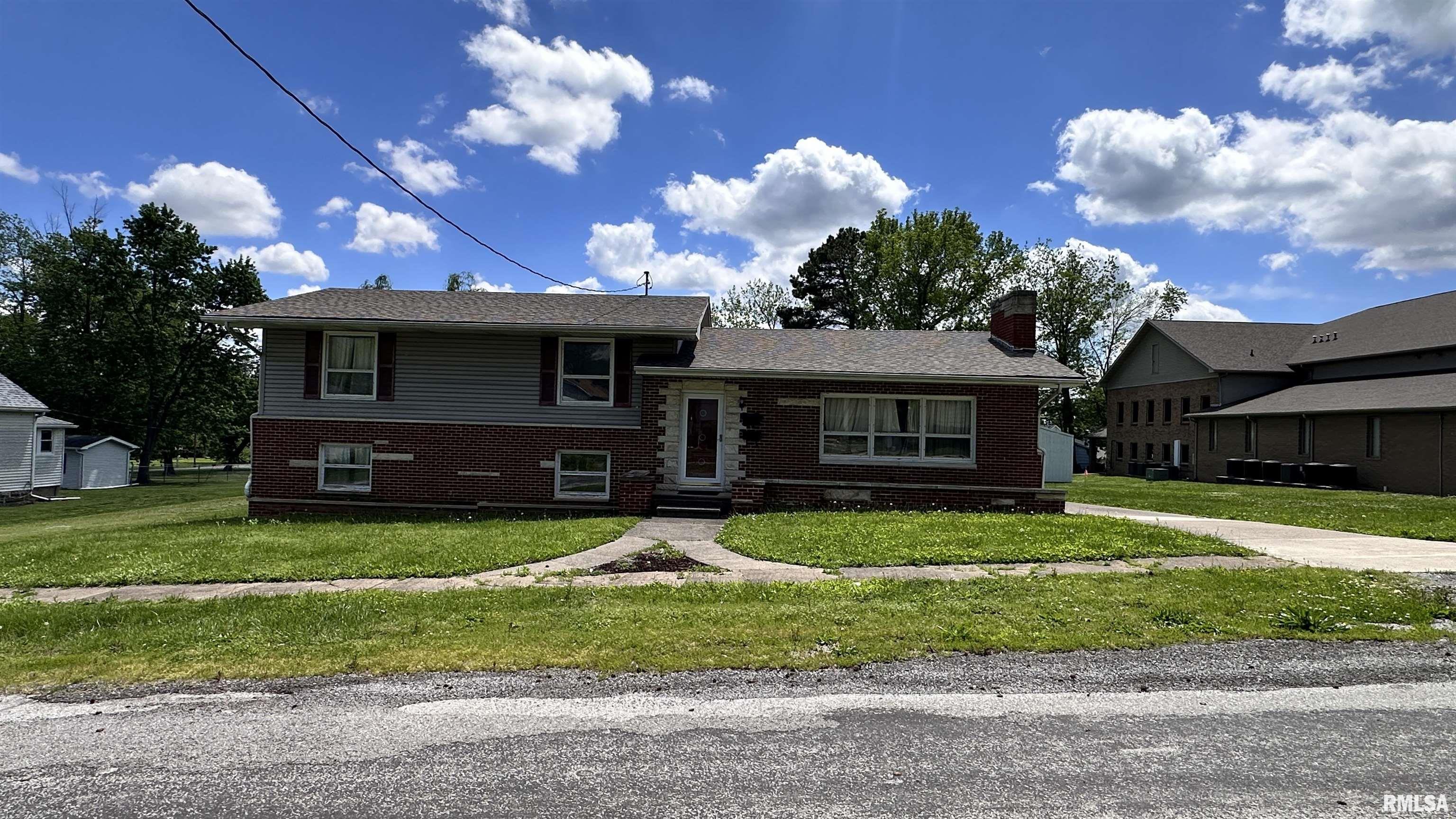 1908 E Oak Street, West Frankfort, Illinois image 2