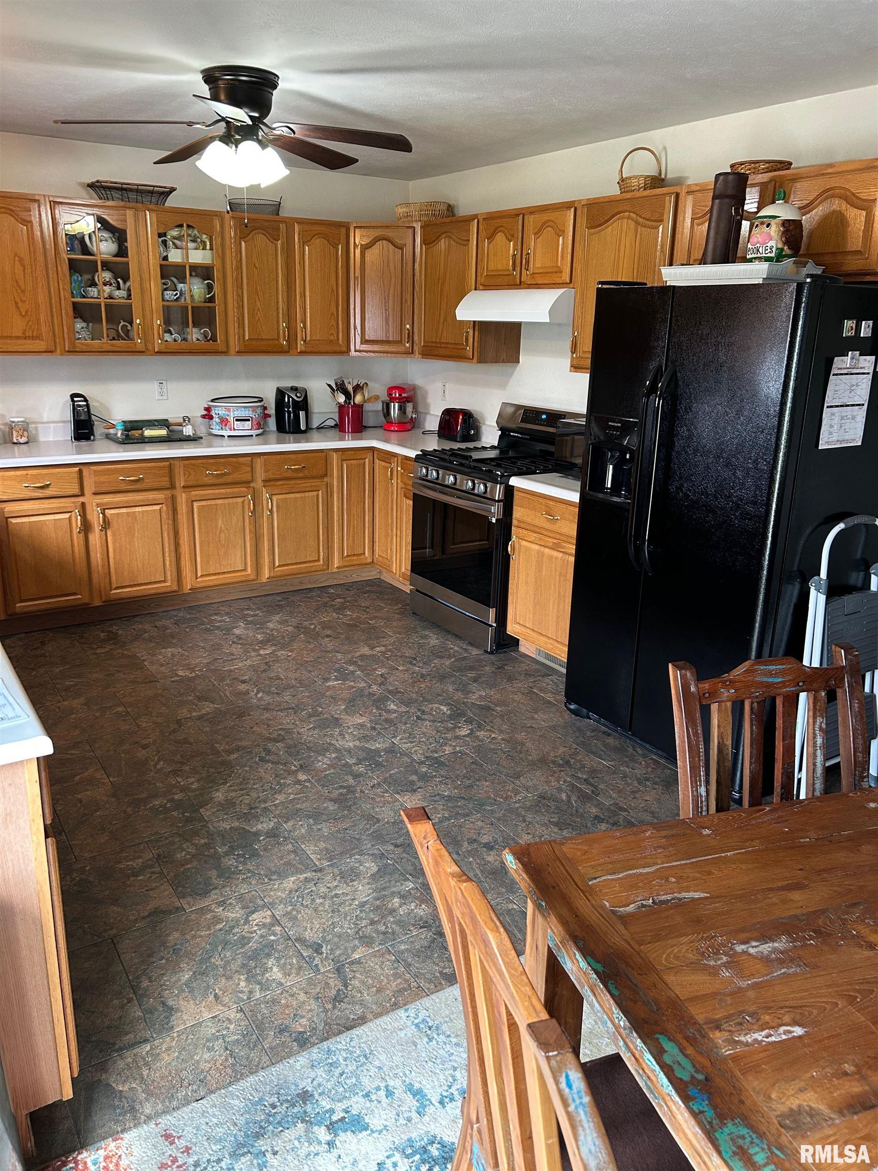 3814 Lake Drive, Taylorville, Illinois image 49