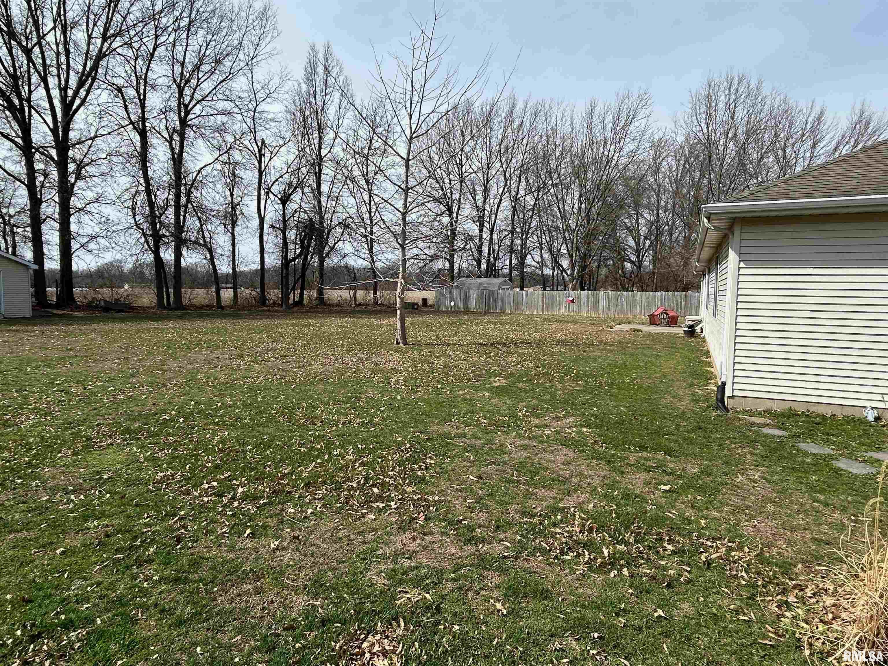 3814 Lake Drive, Taylorville, Illinois image 18