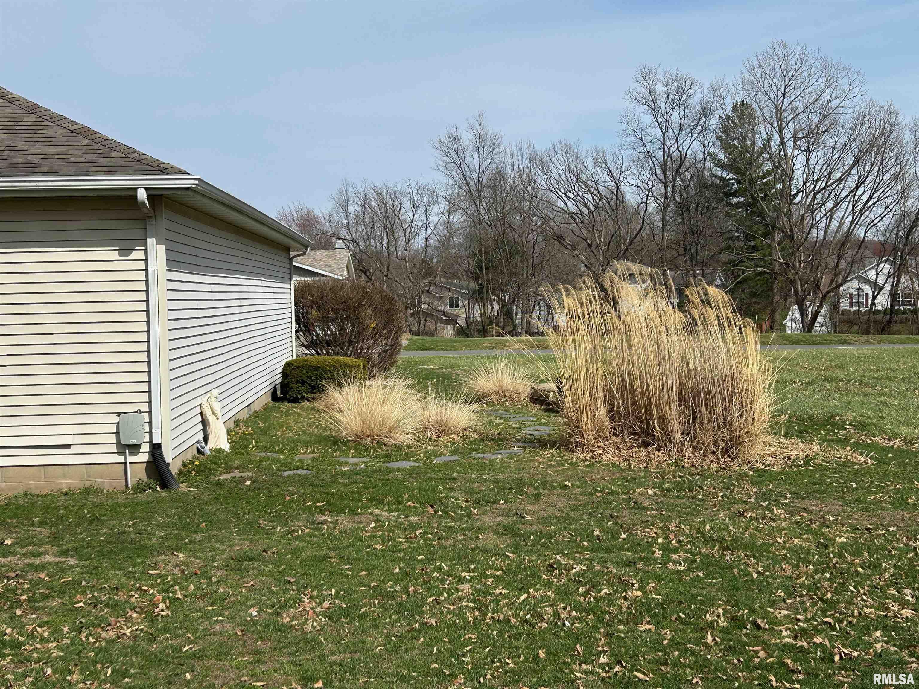 3814 Lake Drive, Taylorville, Illinois image 14