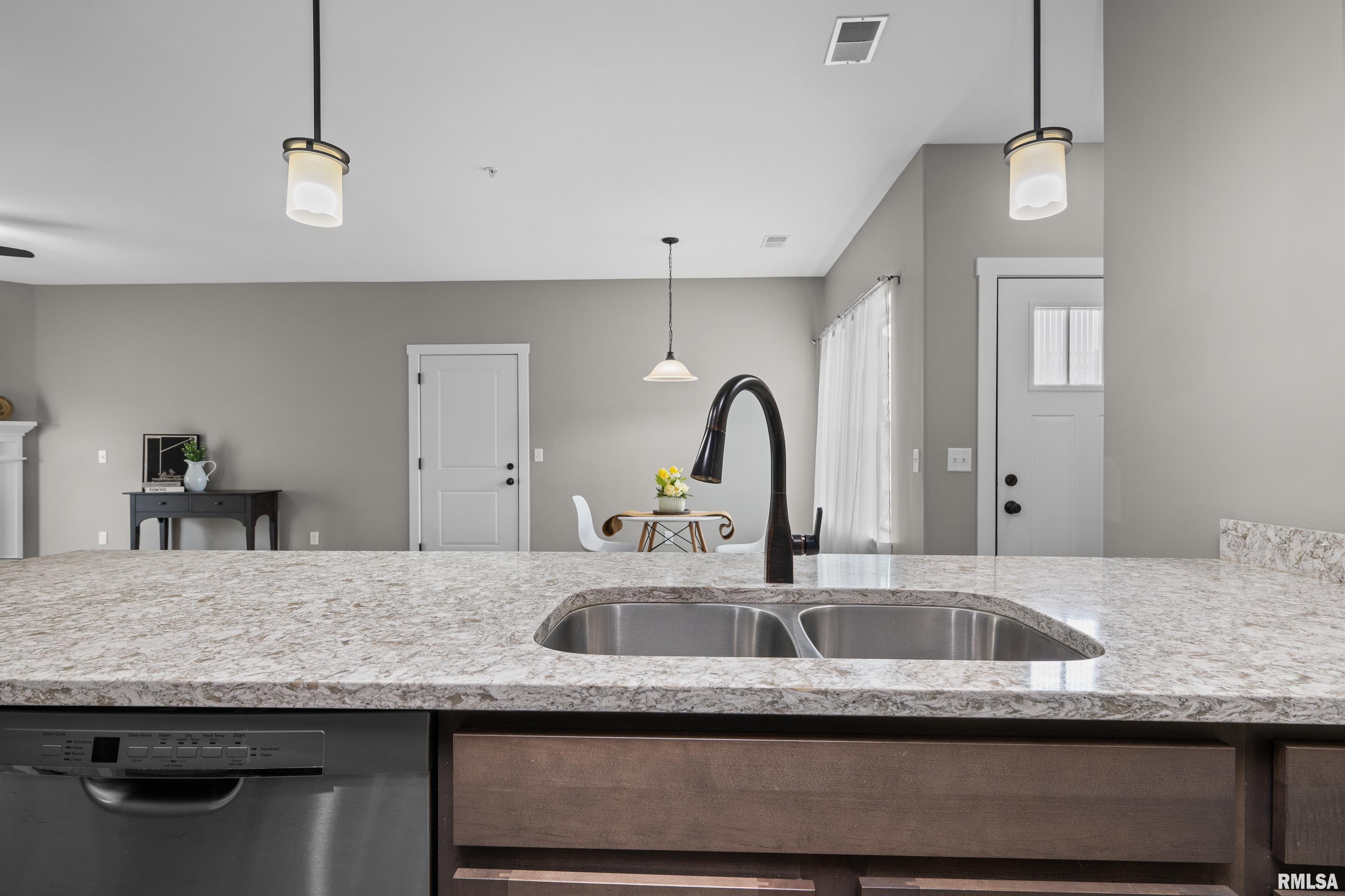 2950 Charissas Place, Bettendorf, Iowa image 7
