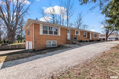 Homes For Sale - 730 W Walnut Street<br/> Chatham, IL 62629