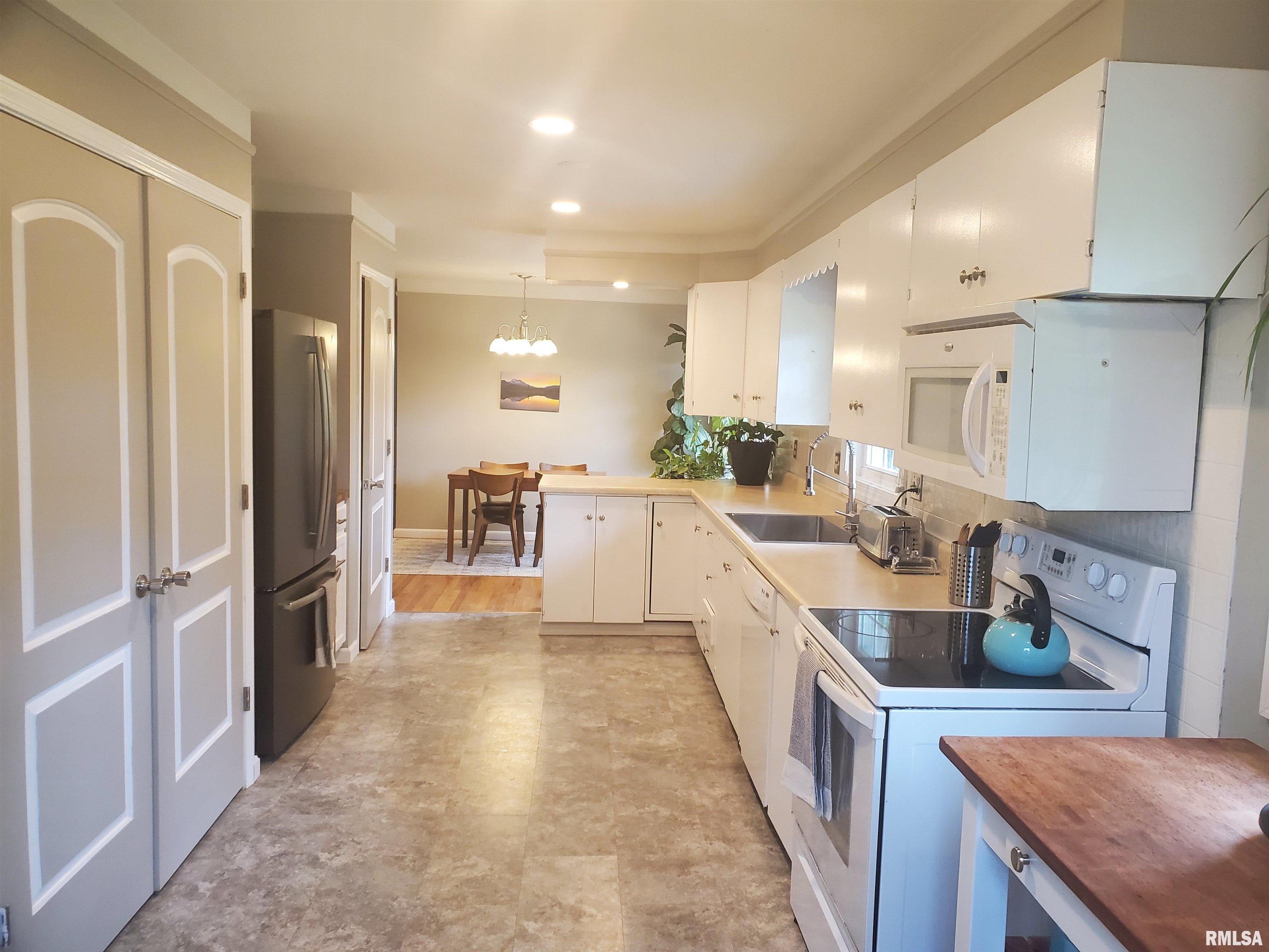 614 S Skyline Drive, Carbondale, Illinois image 20