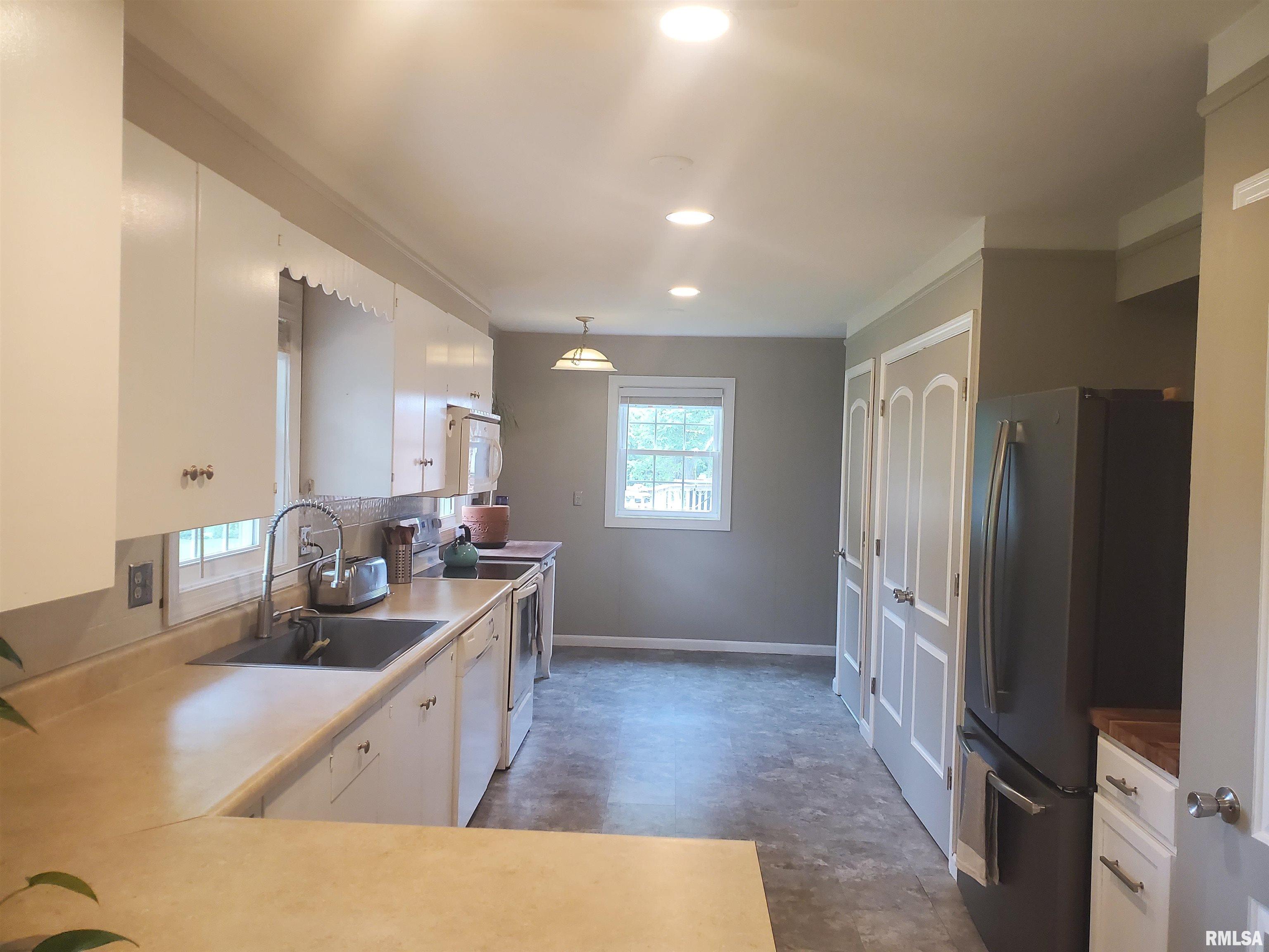 614 S Skyline Drive, Carbondale, Illinois image 19