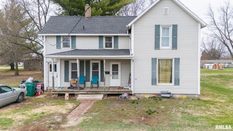 Homes For Sale - 34 N Hickory Street<br/> Farmington, IL 61531