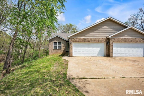 Homes For Sale - 5213 W Vale Court<br/> Peoria County, Peoria, IL 61607