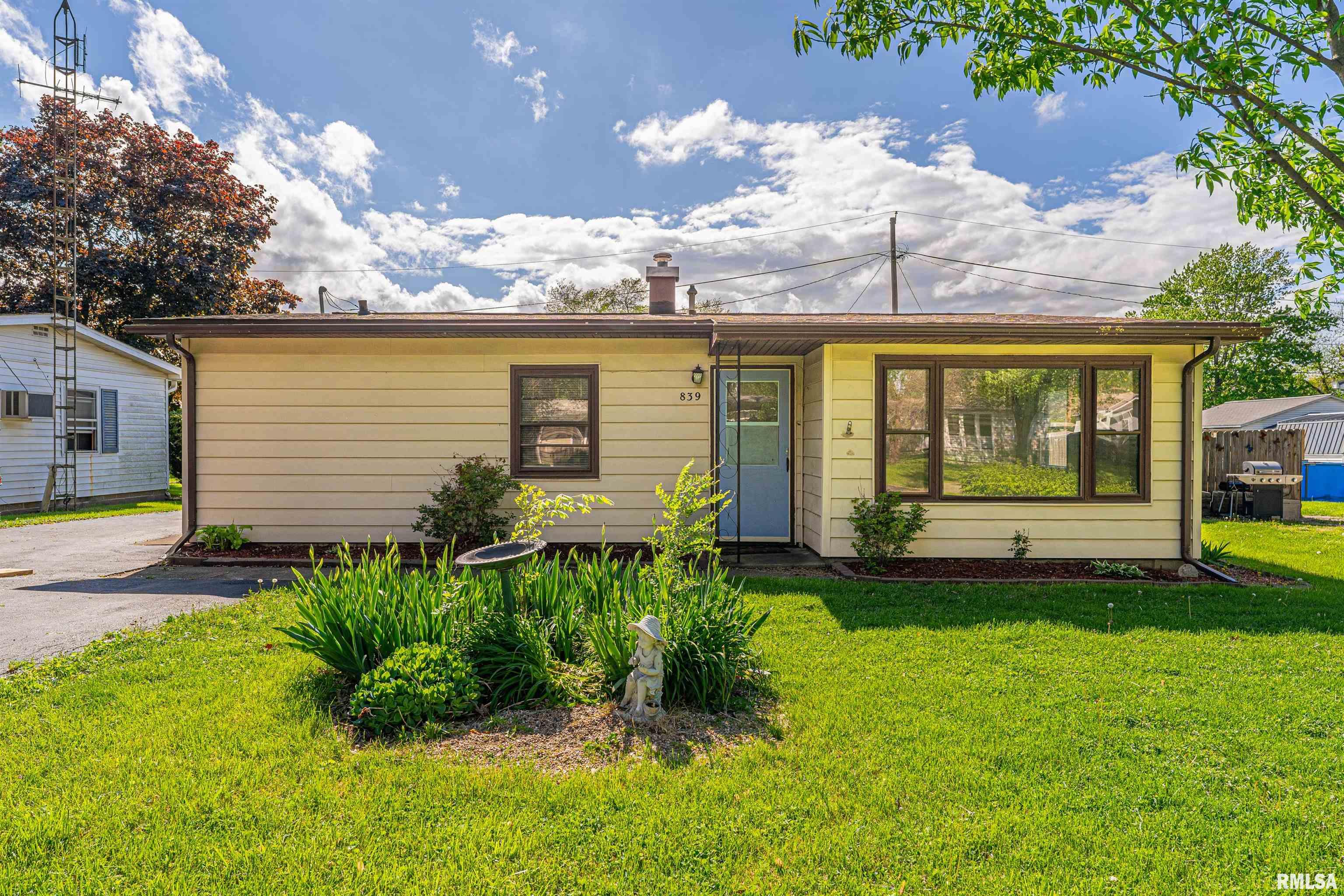 839 Sunset Drive, Lincoln, Illinois image 1