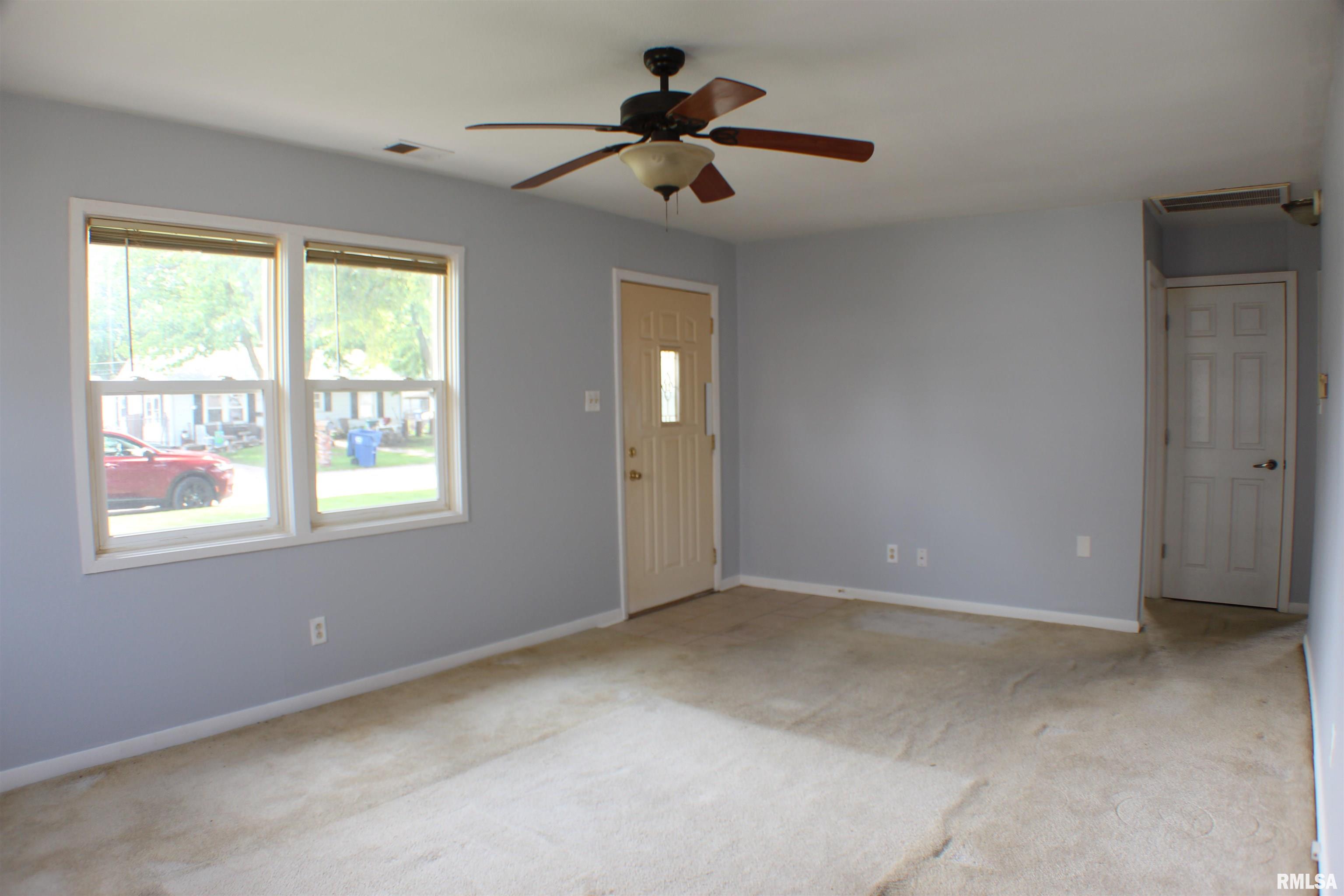 2516 W 68th Street, Davenport, Iowa image 3