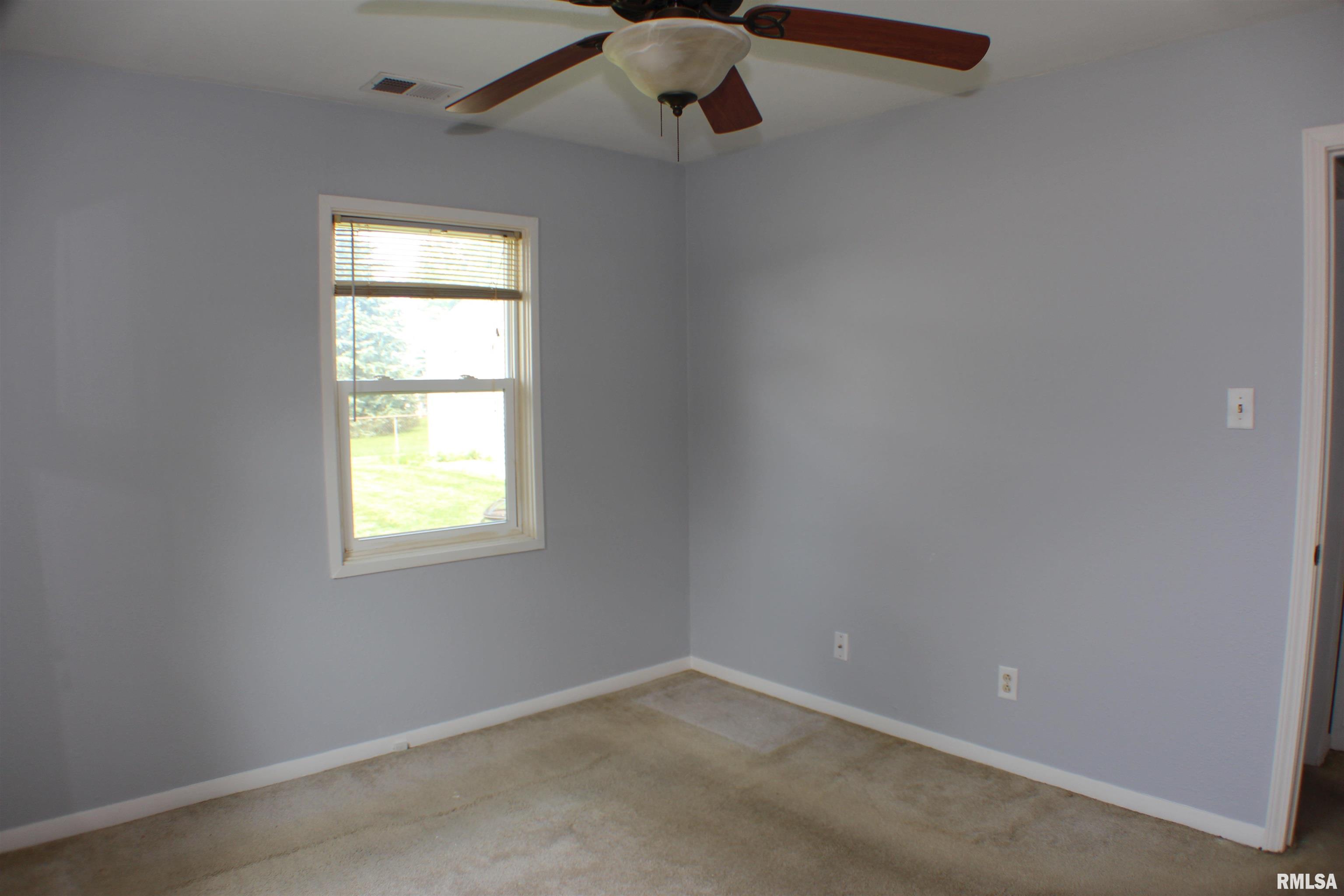 2516 W 68th Street, Davenport, Iowa image 6