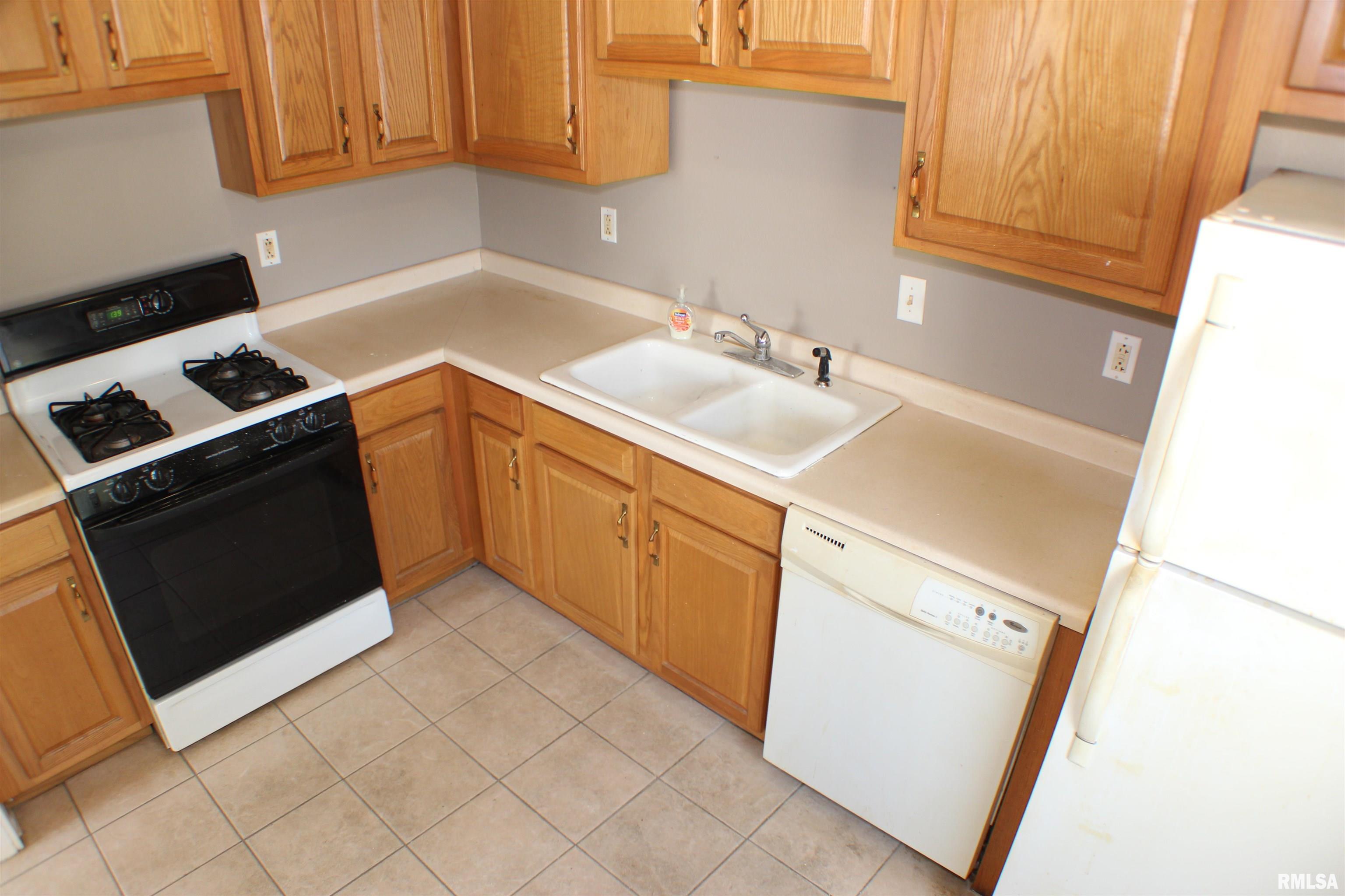 2516 W 68th Street, Davenport, Iowa image 15