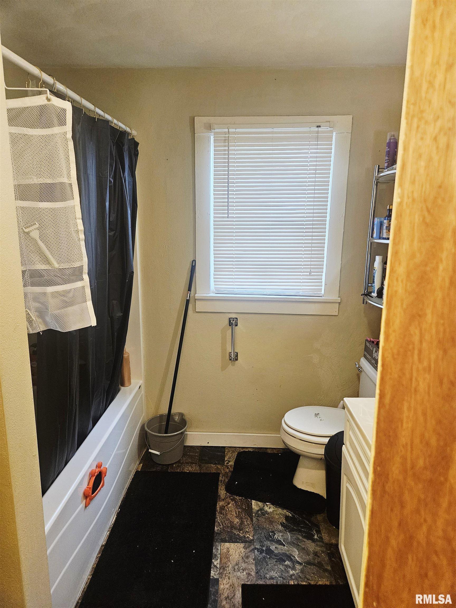 640 Grant Place, Canton, Illinois image 7