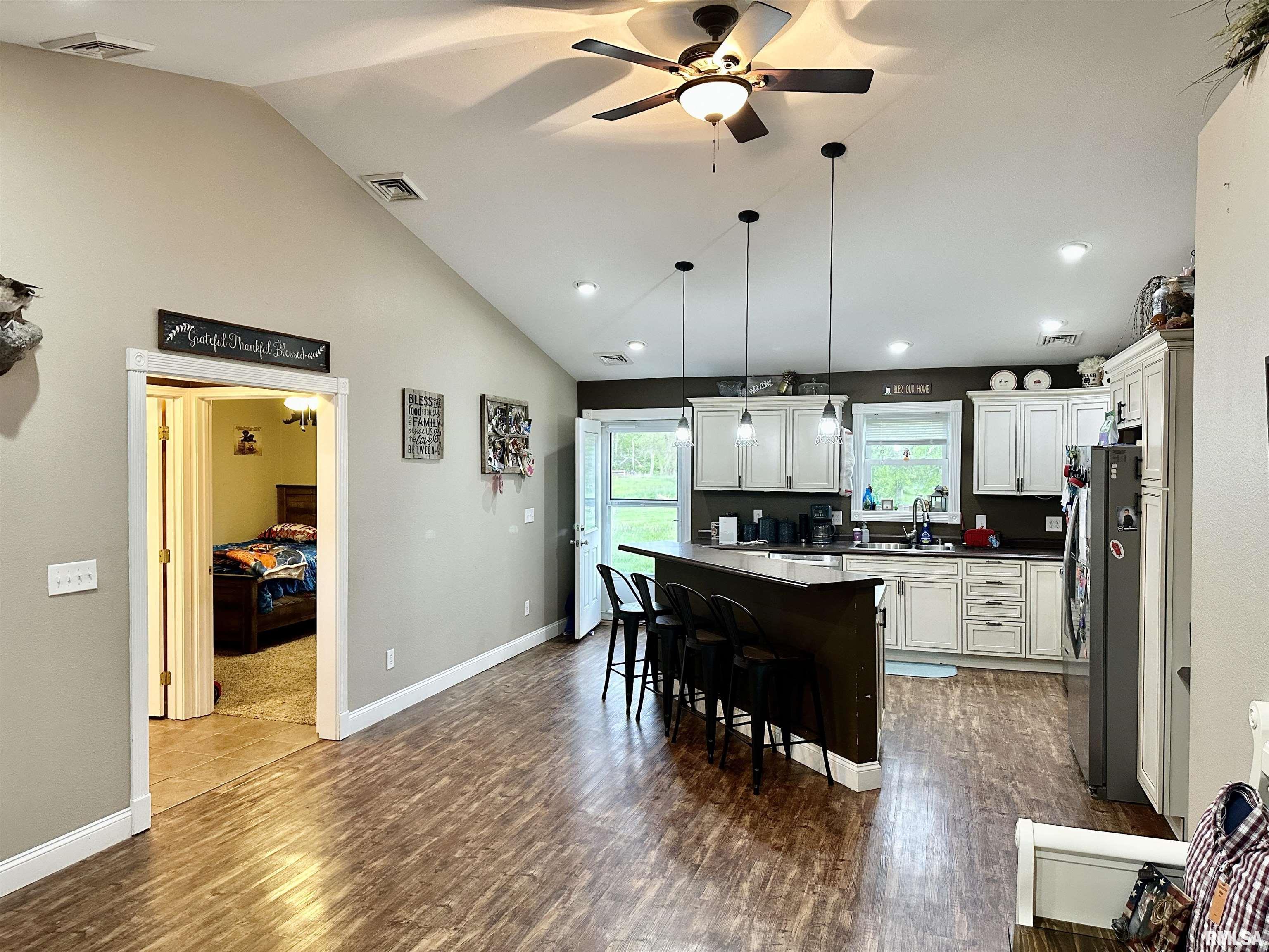1821 Zion Hill Road, Centralia, Illinois image 18