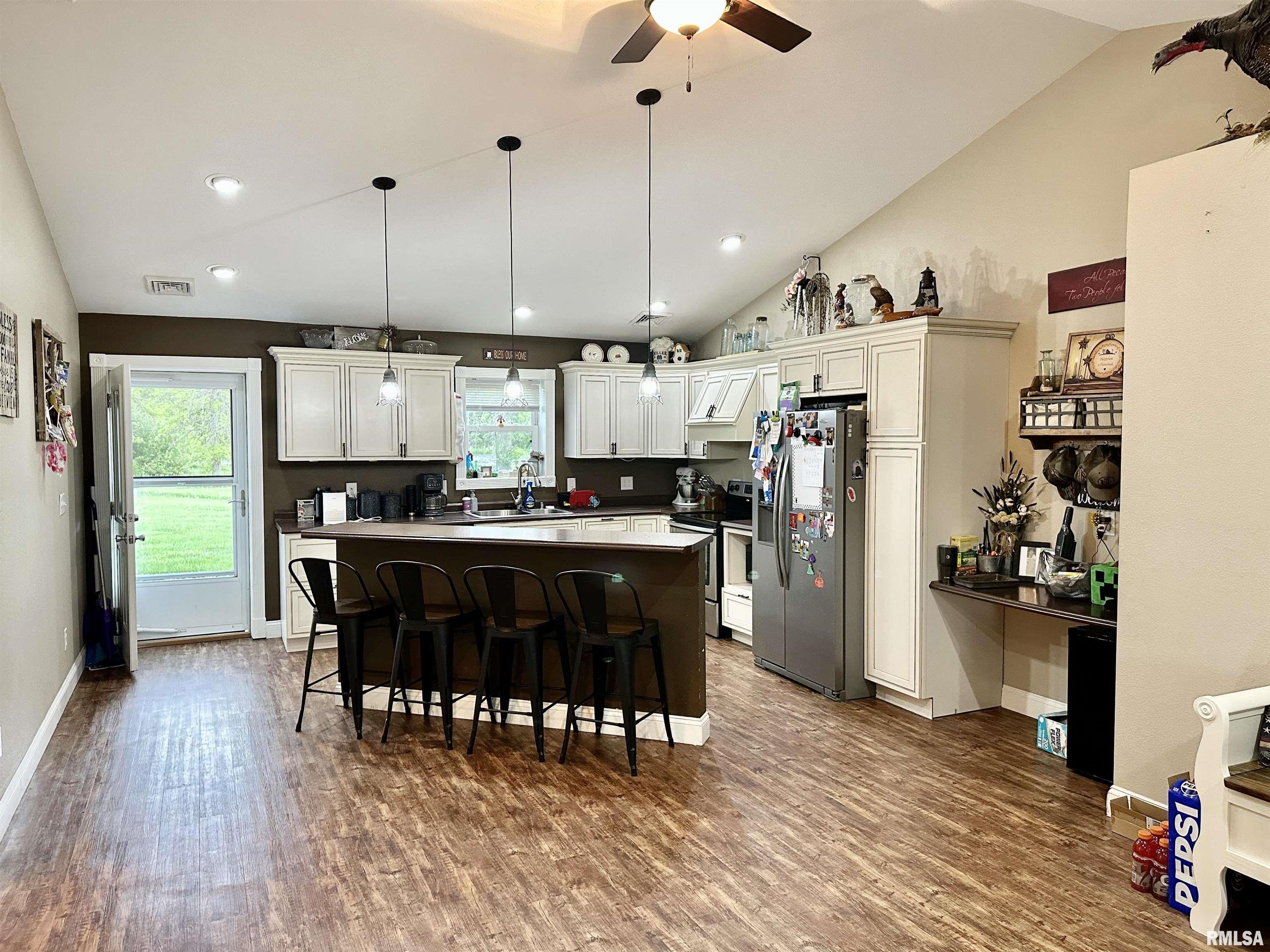 1821 Zion Hill Road, Centralia, Illinois image 17