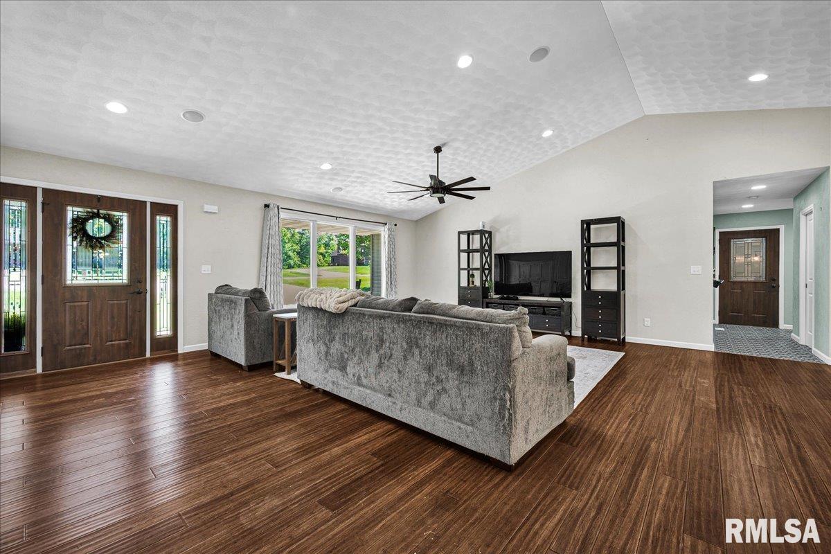 13399 Oak Lake Court, Tremont, Illinois image 4