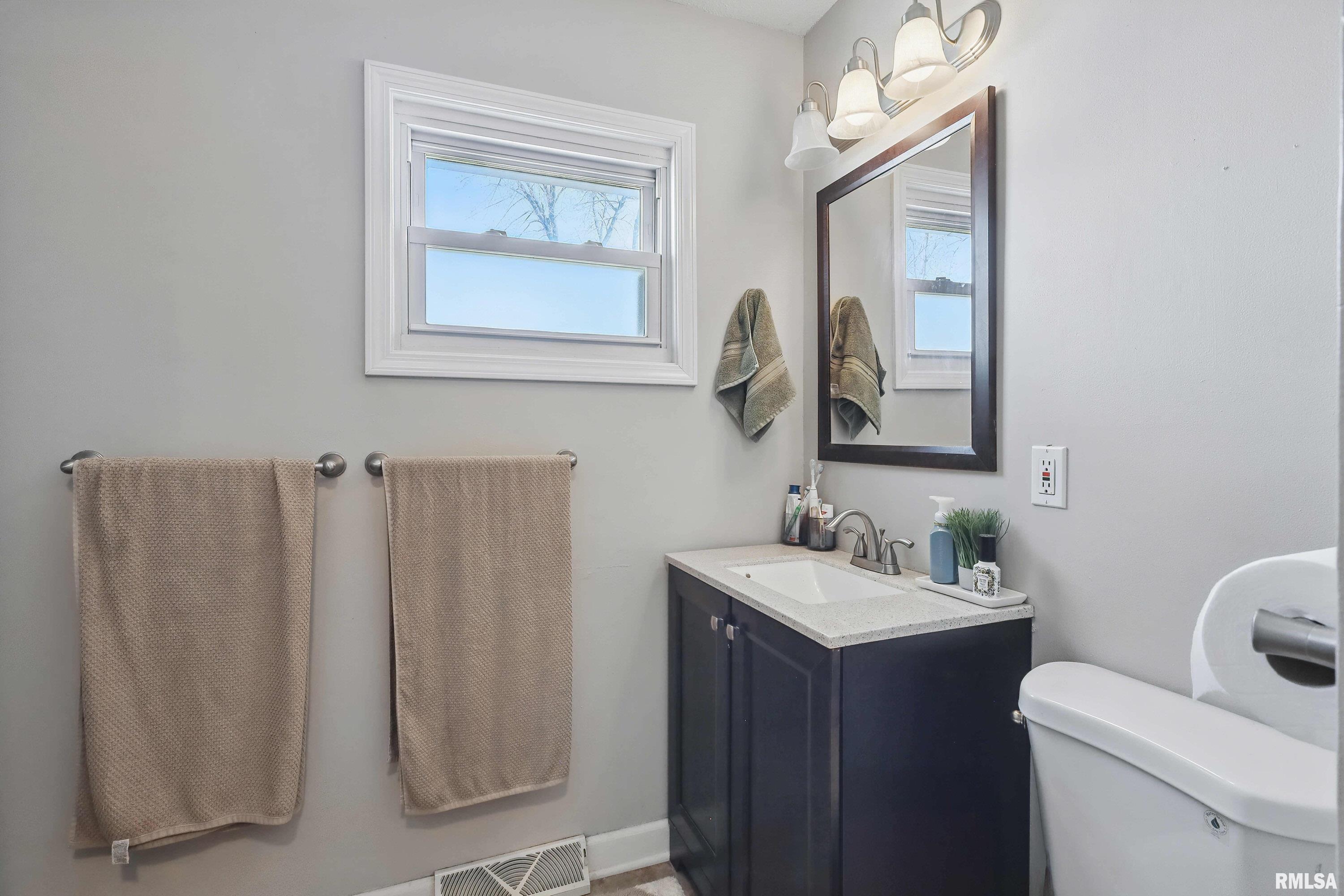3317 Kimberly Downs Road, Davenport, Iowa image 13