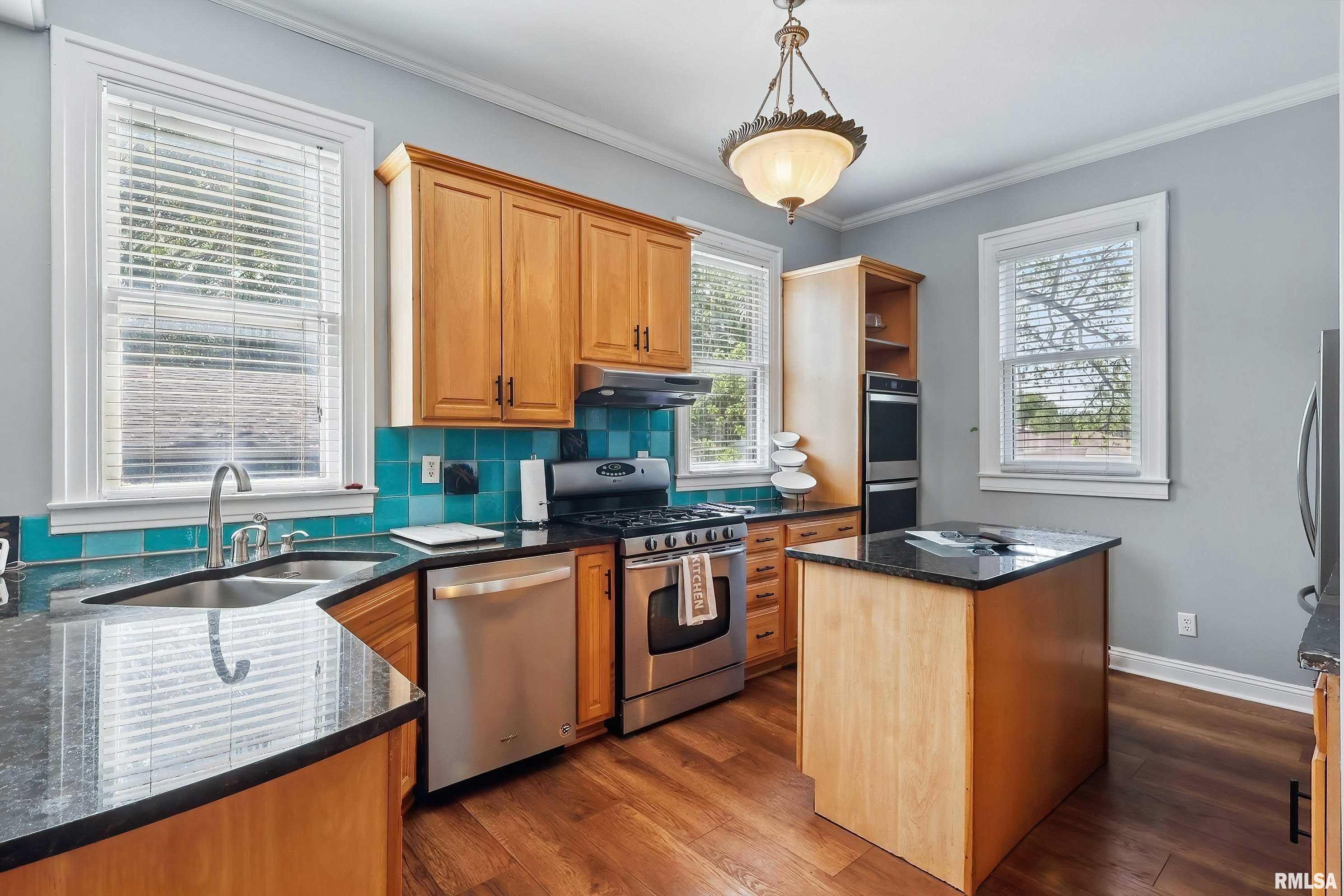 1703 20th Street, Rock Island, Illinois image 20
