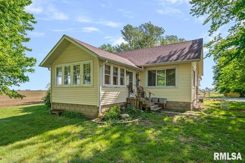 Photo of 2034 N 1800 East Road Road, Stonington, IL 62567 (MLS # CA1043113)