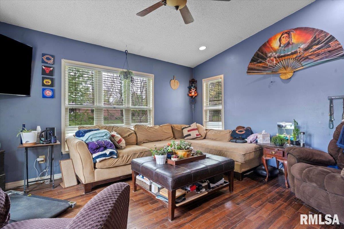 9068 Old Indian Trail, Chatham, Illinois image 12