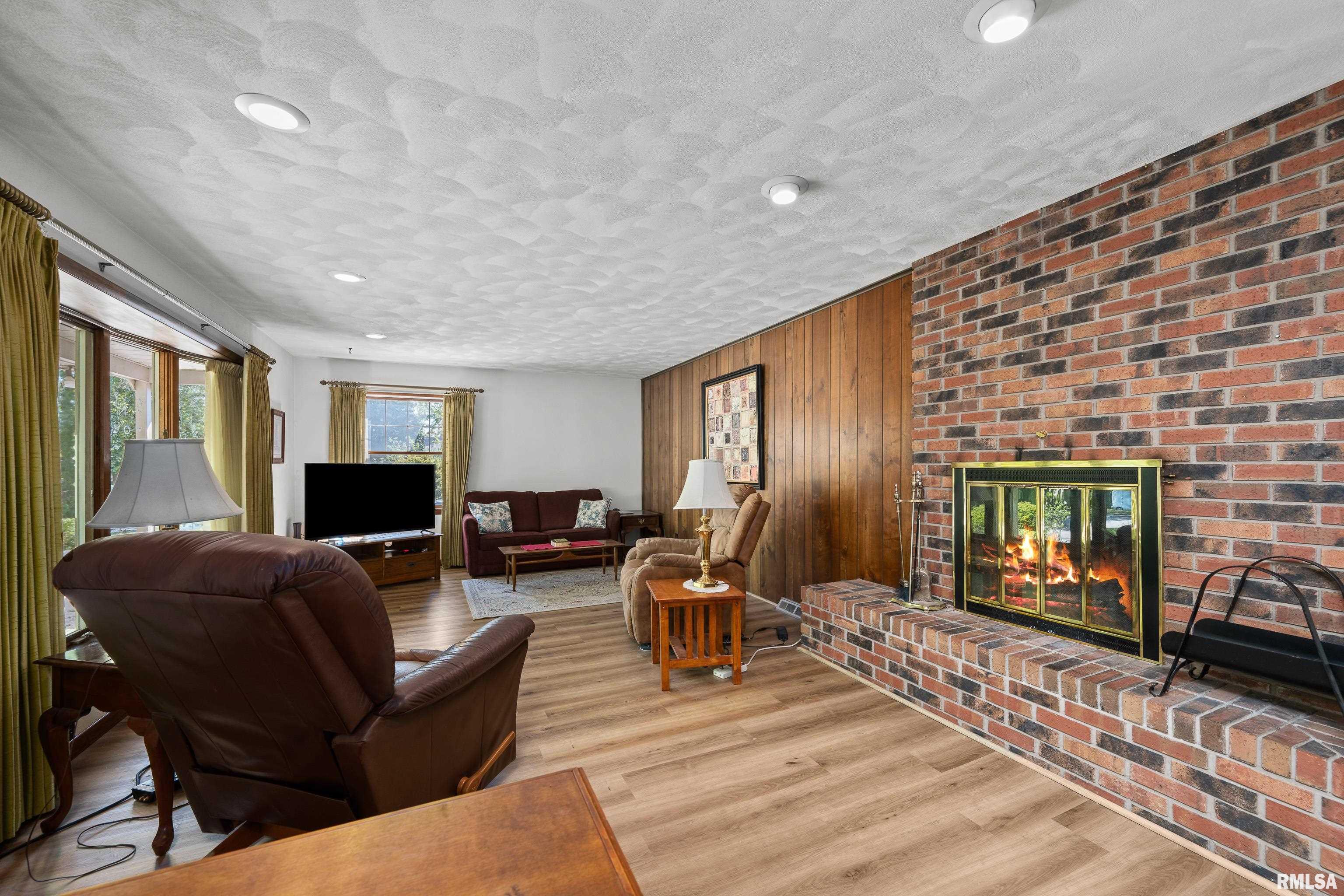 23310 38th Avenue Court North, Port Byron, Illinois image 9
