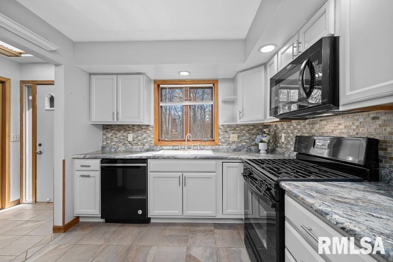 917 23rd Avenue #5, East Moline, Illinois image 3