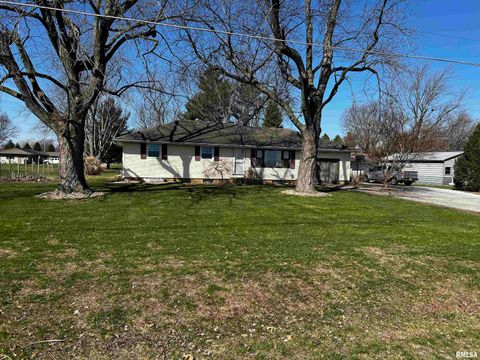 Homes For Sale - 709 S East Avenue<br/> Manito, IL 61546