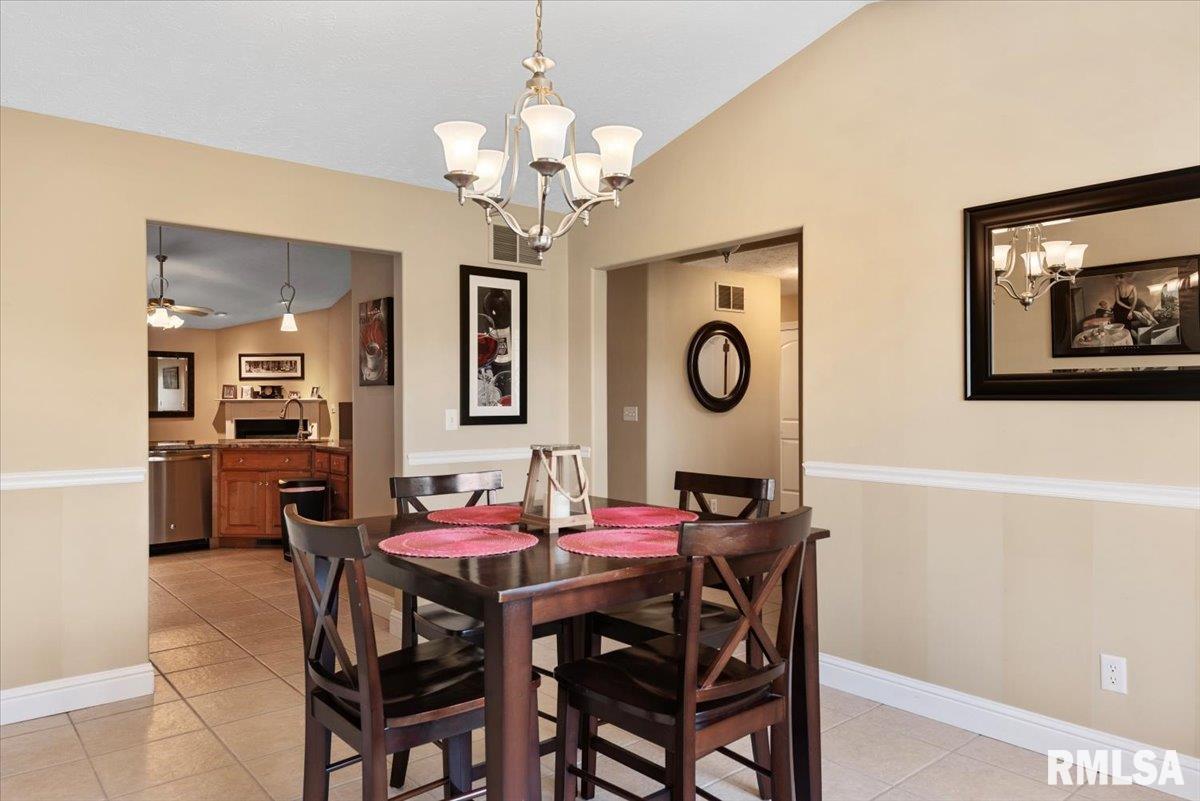3805 Sugar Loaf Drive, Springfield, Illinois image 15