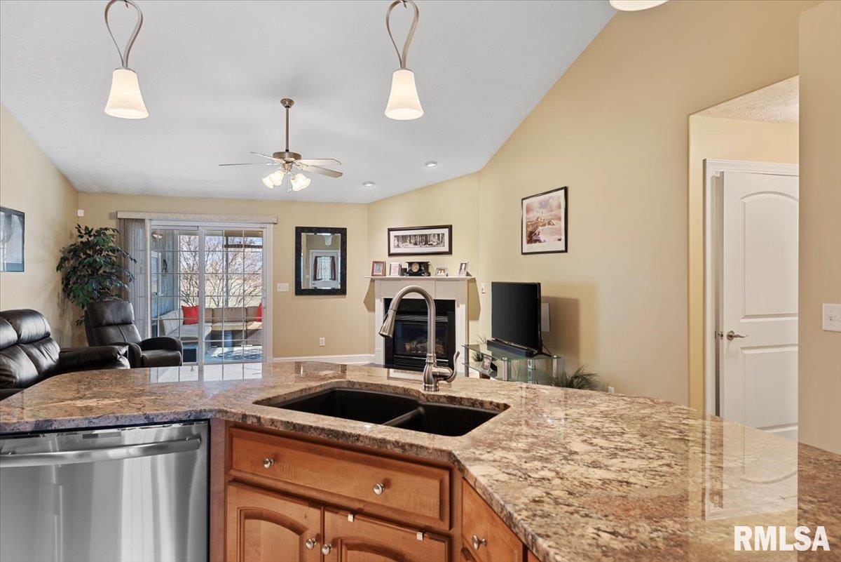 3805 Sugar Loaf Drive, Springfield, Illinois image 9