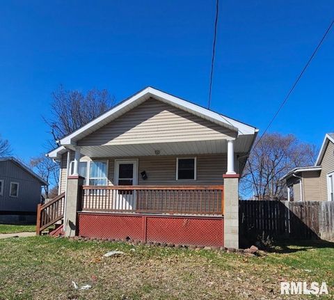 Homes For Sale - 1817 N New York Avenue<br/> Peoria, IL 61603